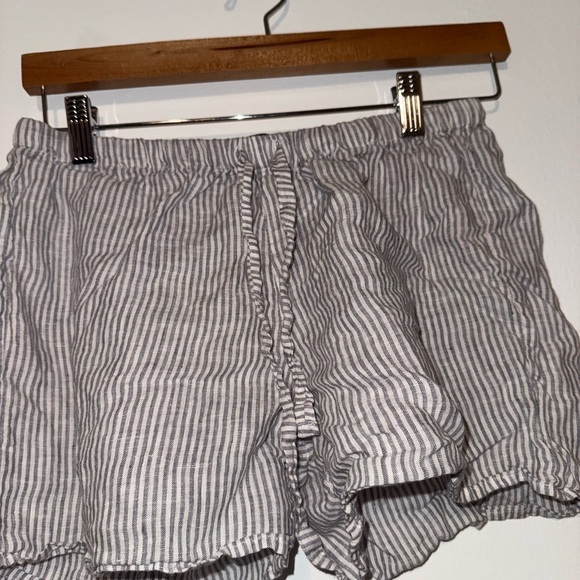 Striped Gray Long Sleeve Shirt & shorts sleep set - Picture 5 of 10